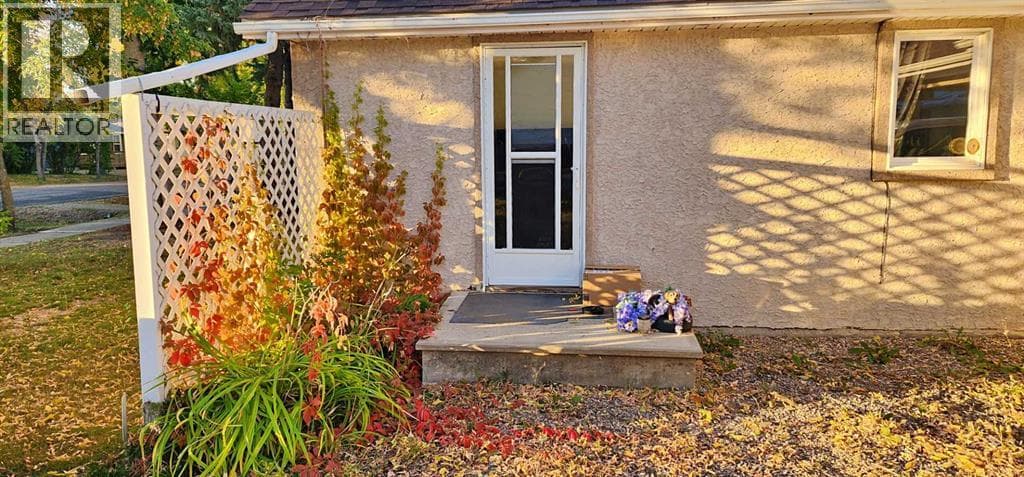 5111 53 Street — photo 2