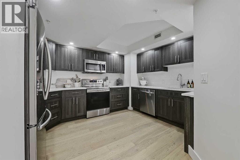 902, 200 La Caille Place SW — photo 3