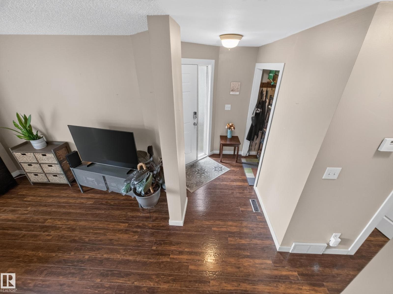 3503 42A AV NW — photo 4