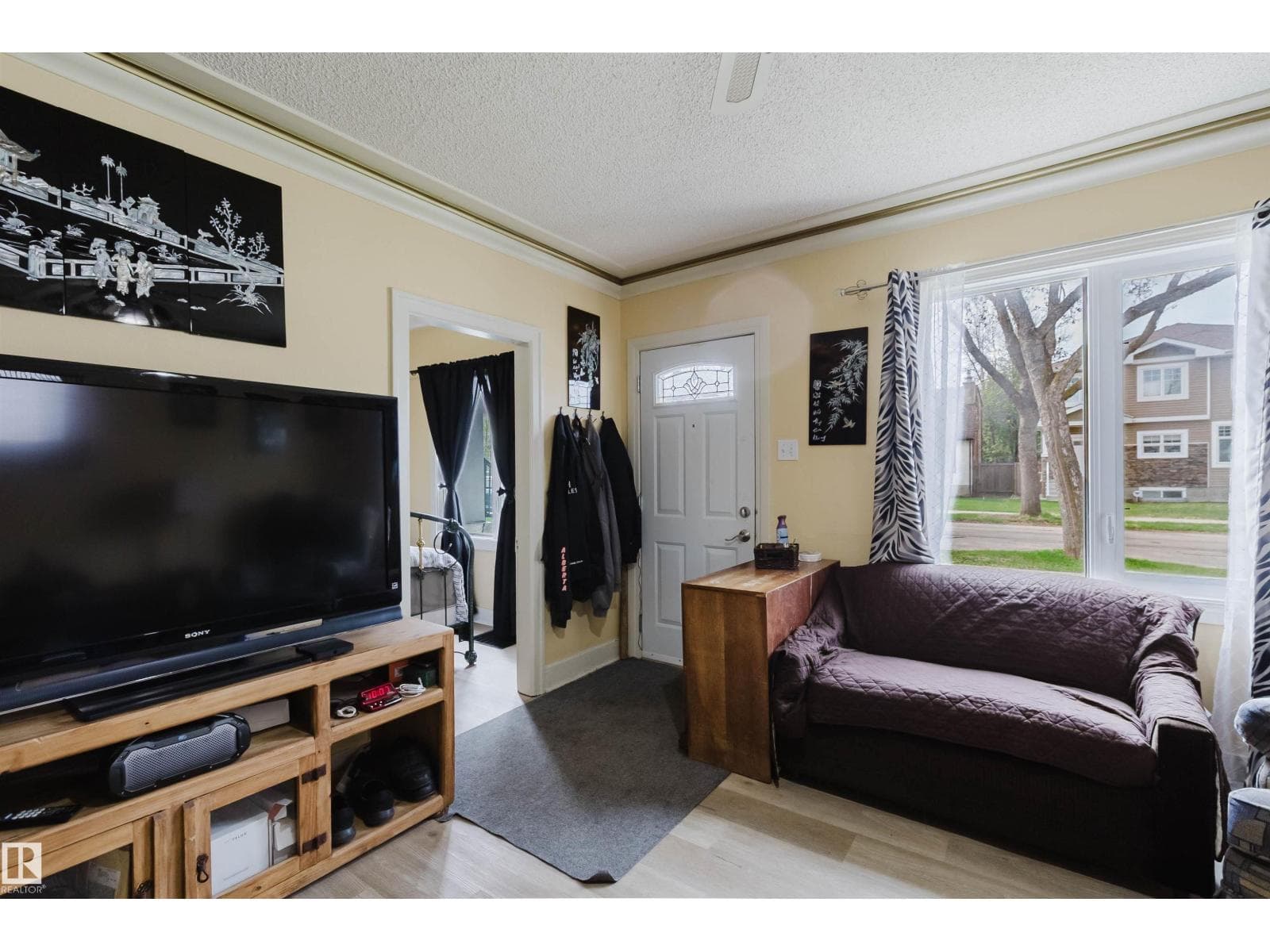 10834 75 AV NW — photo 5