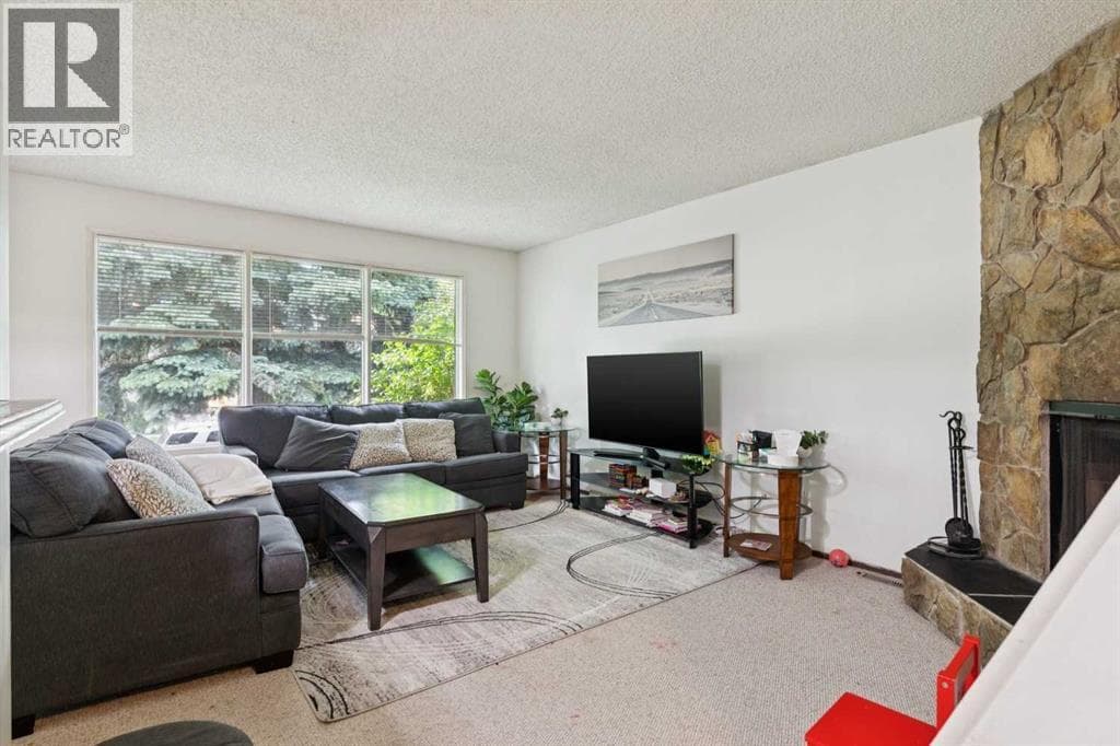 612 13 Avenue NE — photo 4