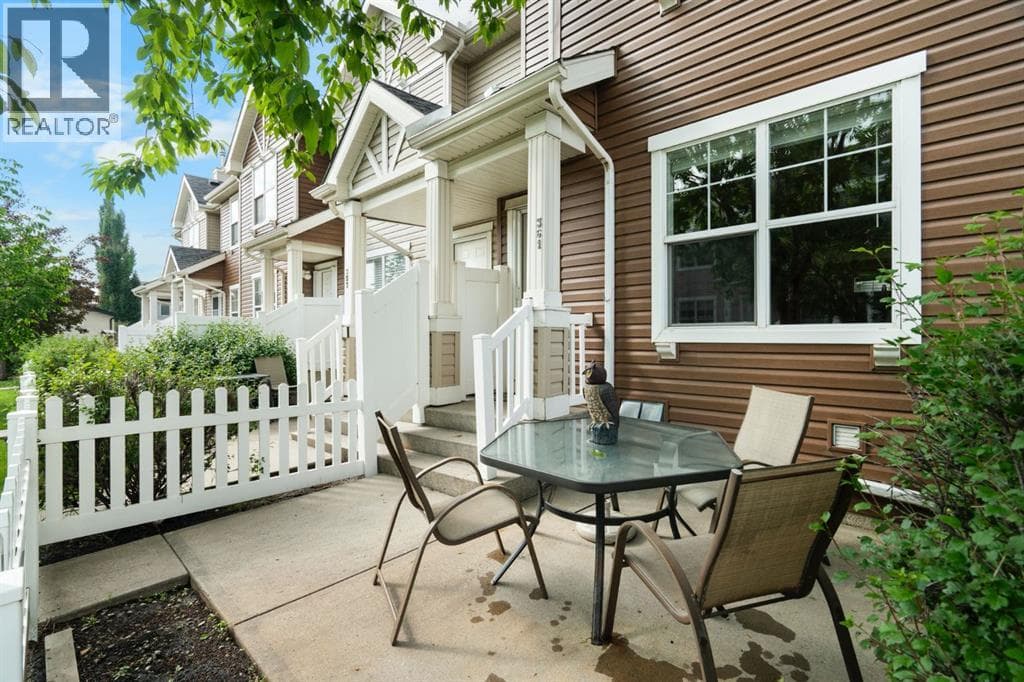 361 Elgin Gardens SE — photo 3