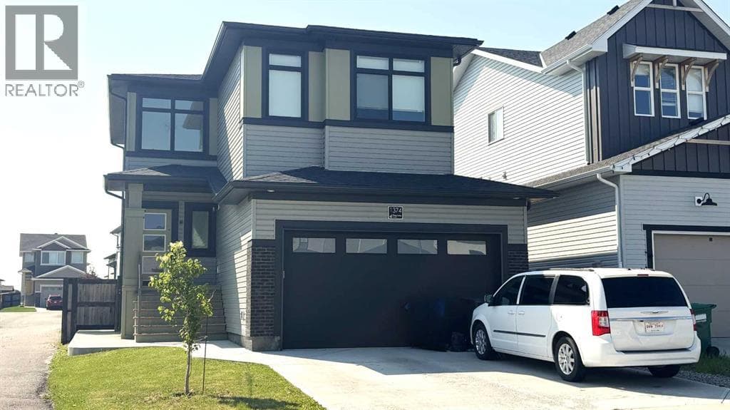1374 Pacific Circle W
