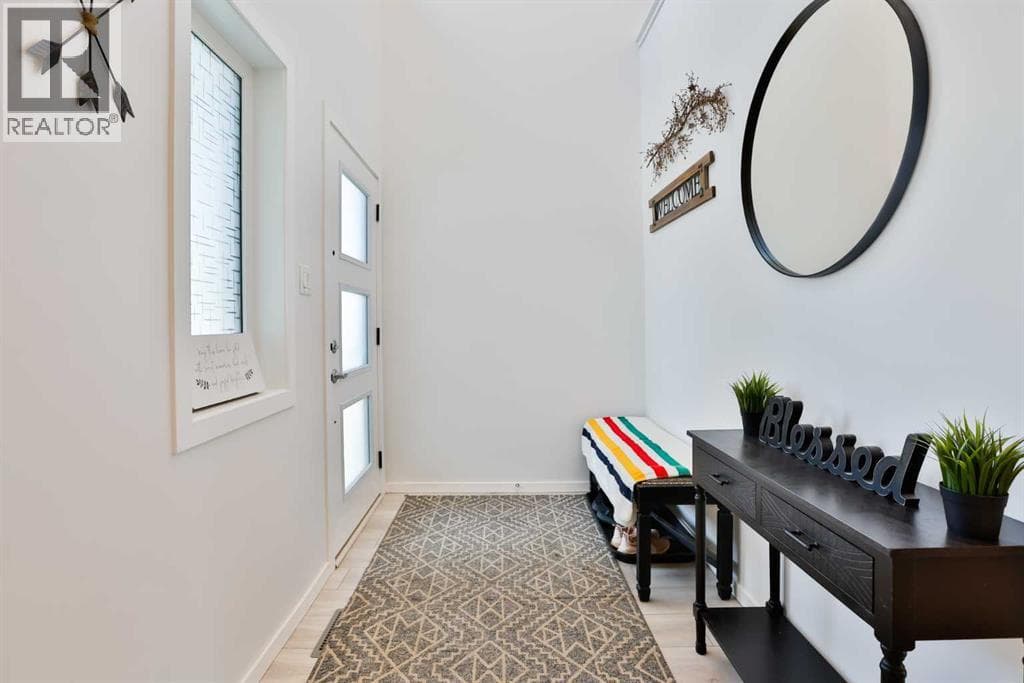 1374 Pacific Circle W — photo 2
