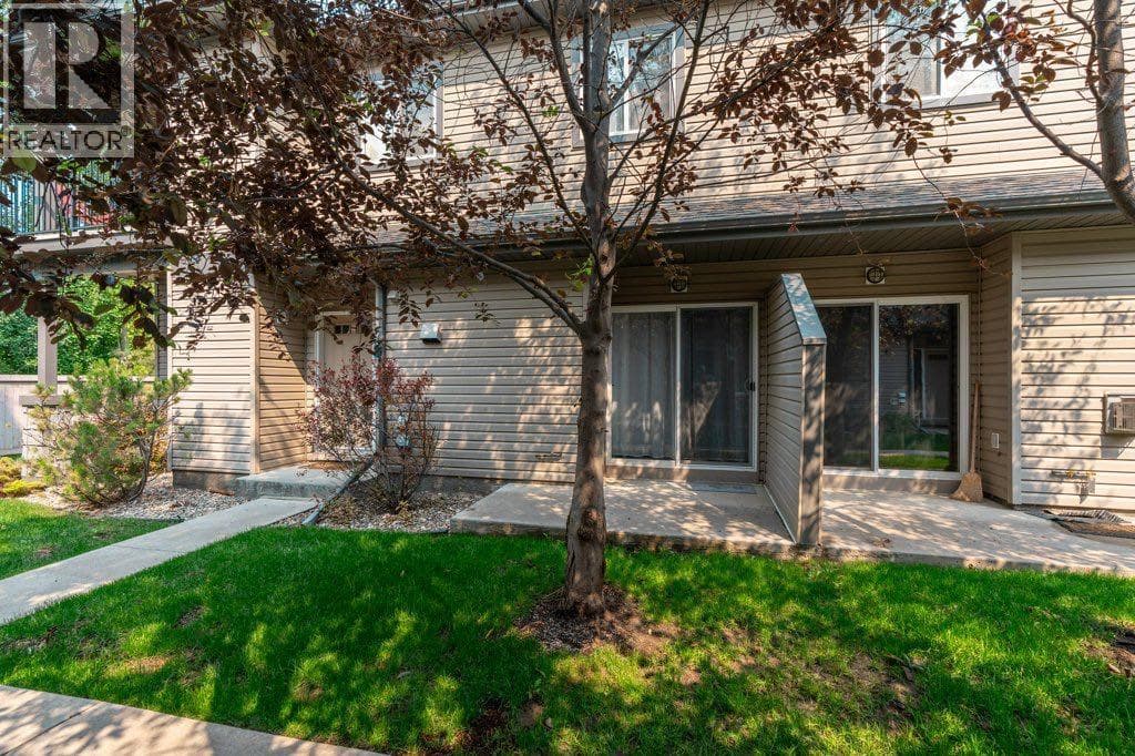 2, 121 Silkstone Road W — photo 3
