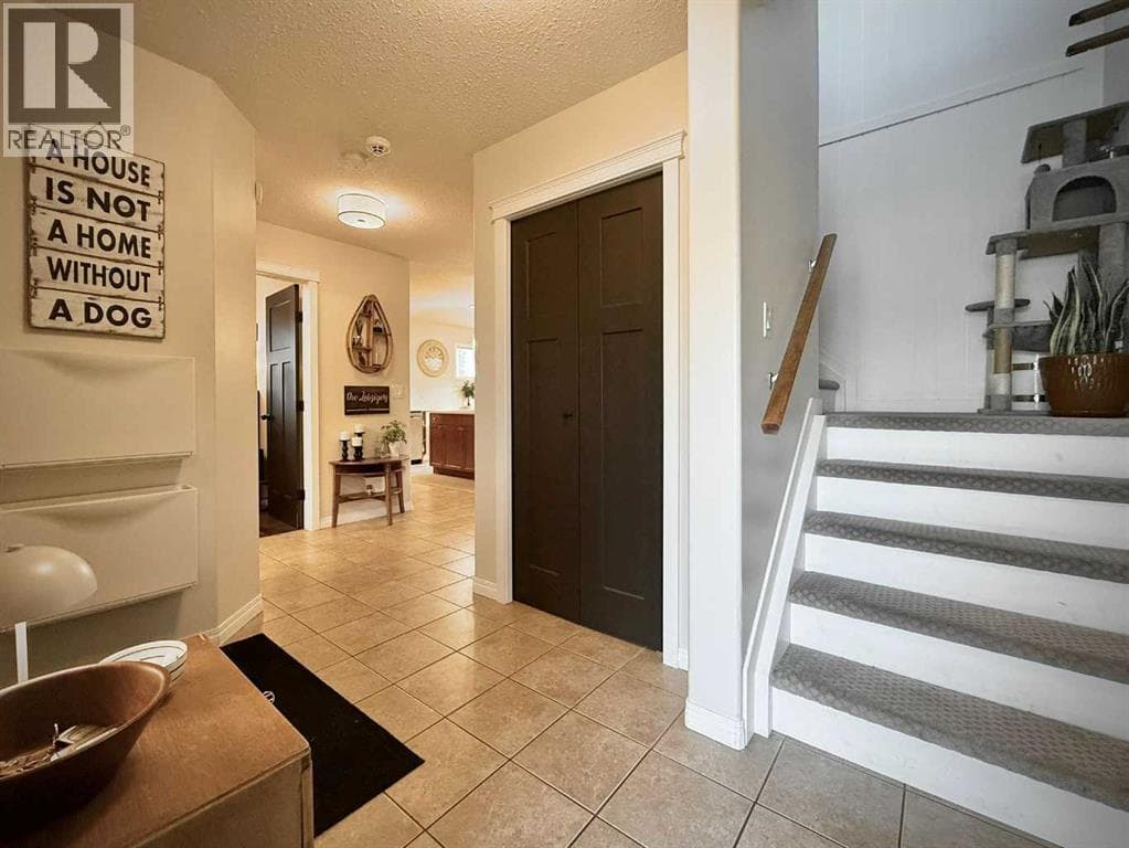 6006 87A Street — photo 2