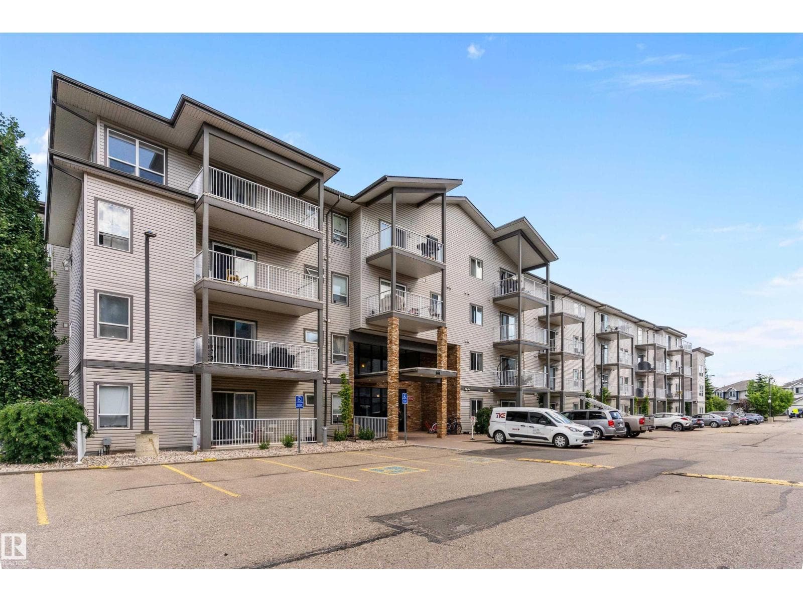 #305 151 Edwards DR SW