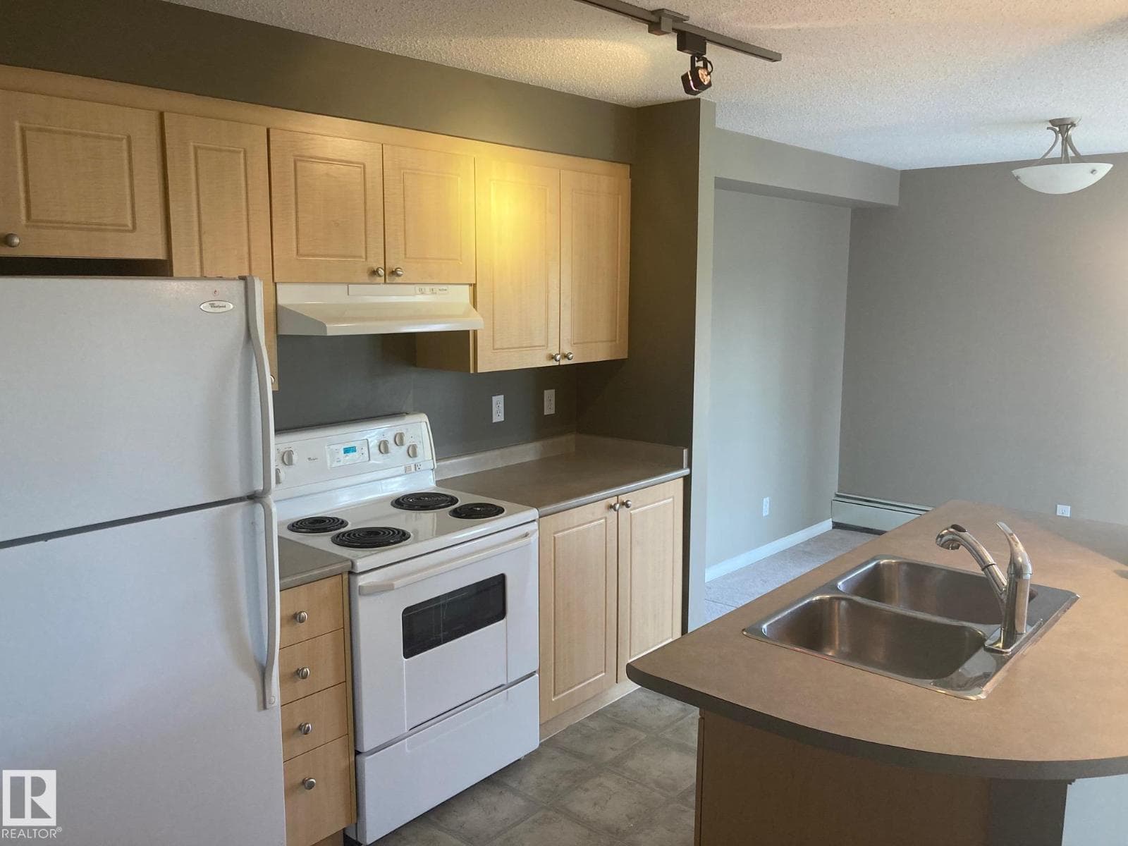#206 616 MCALLISTER LO SW — photo 3