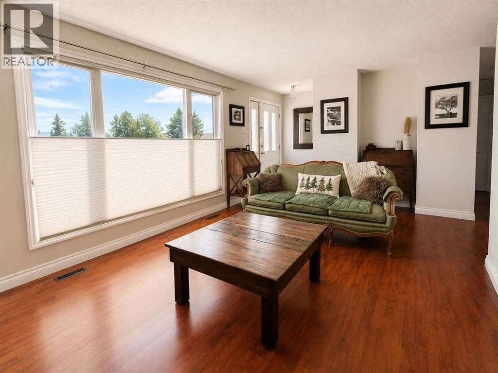 11307 Leonard Street — photo 2