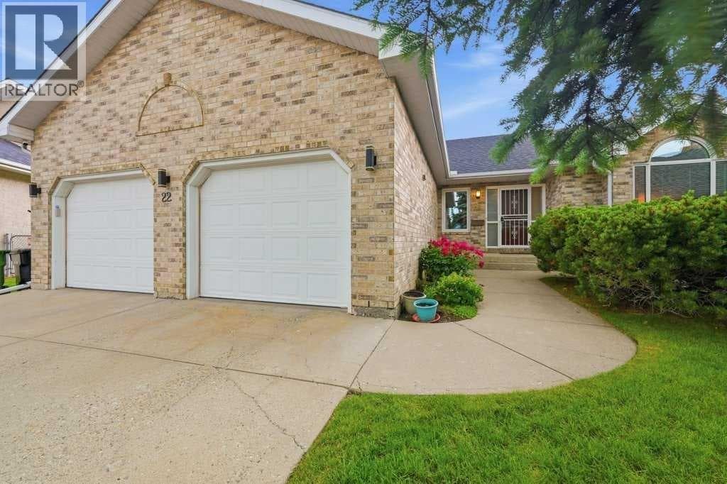 22 Varsity Estates Close NW