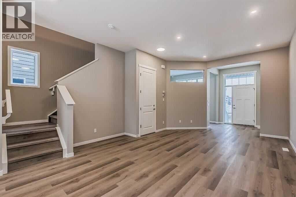 1040 Mahogany Boulevard SE — photo 4