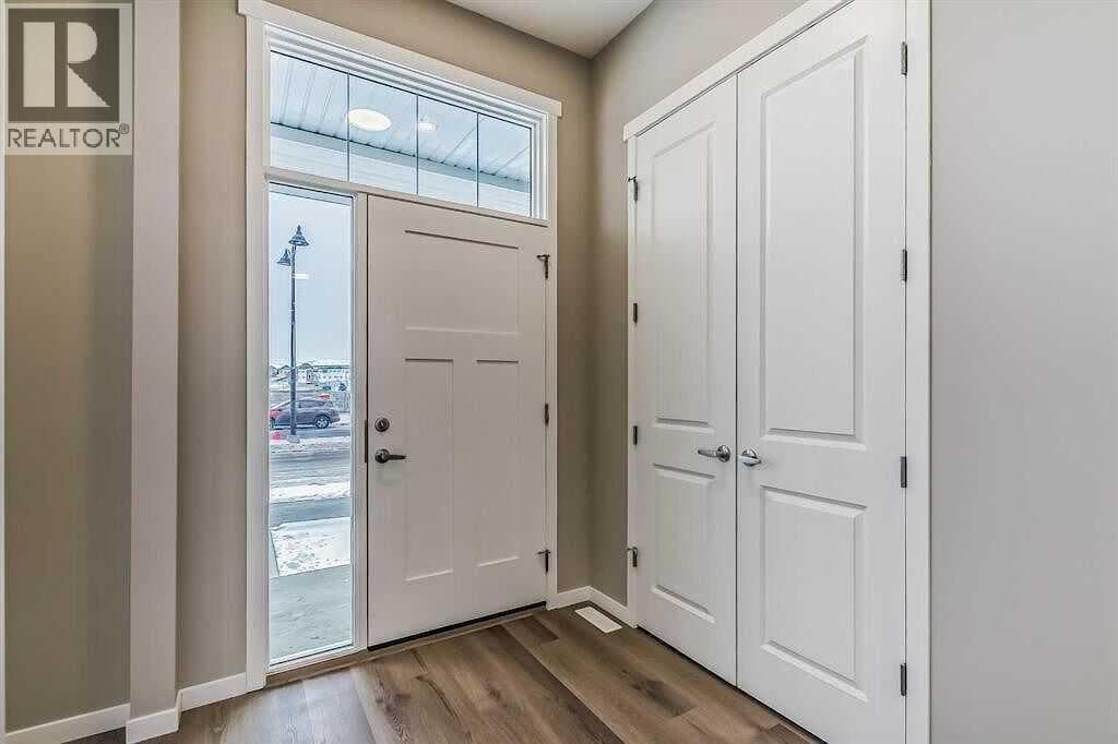 1040 Mahogany Boulevard SE — photo 2