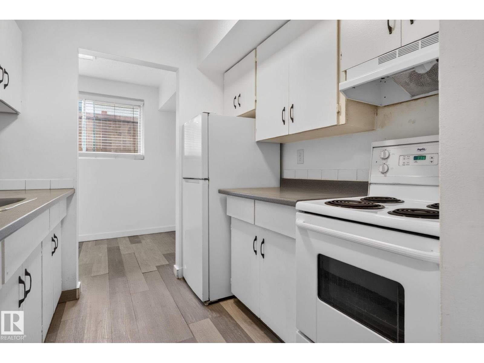 6203 122 AV NW — photo 5