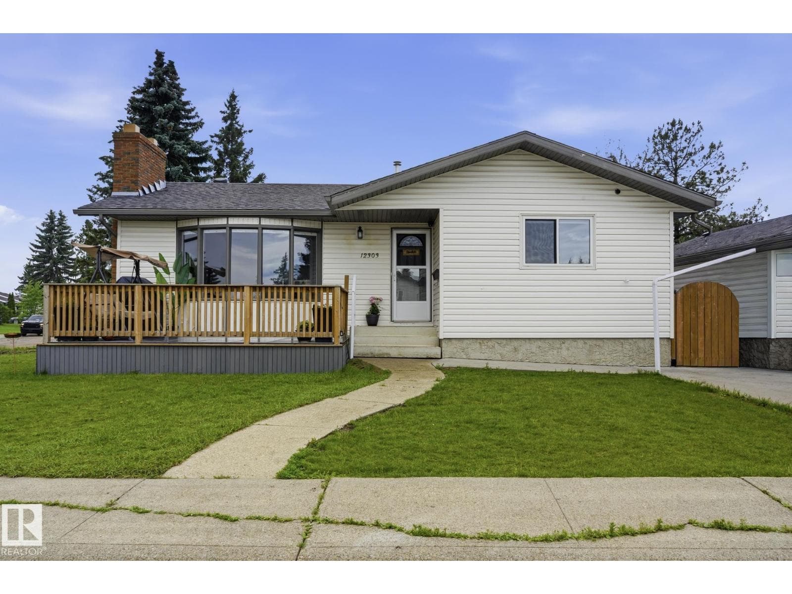 12303 152C AV NW — photo 2