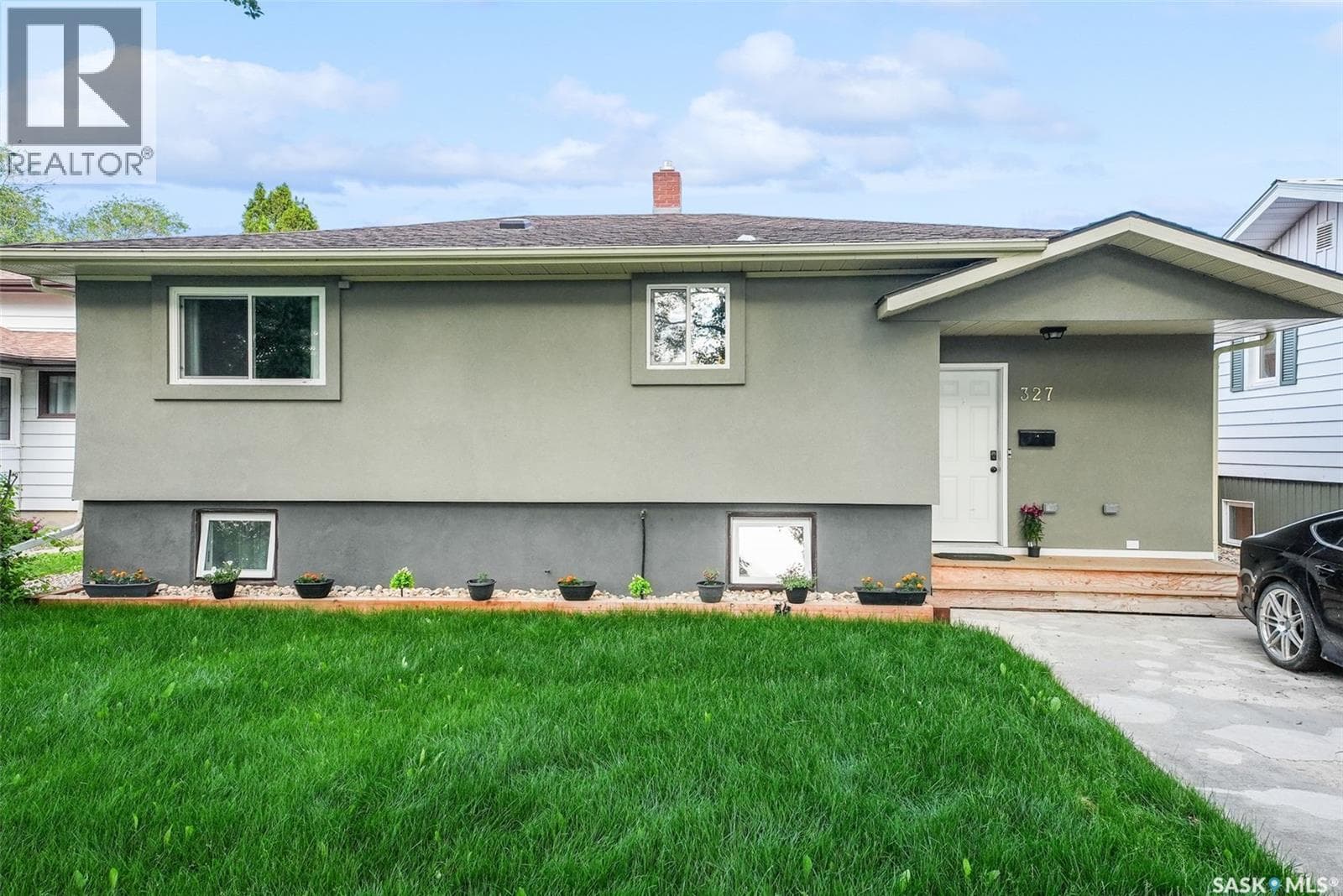 327 Retallack STREET — photo 2