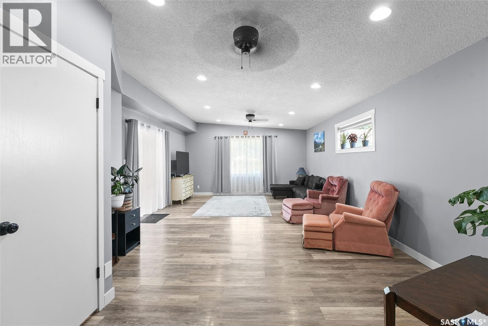 327 Retallack STREET — photo 3