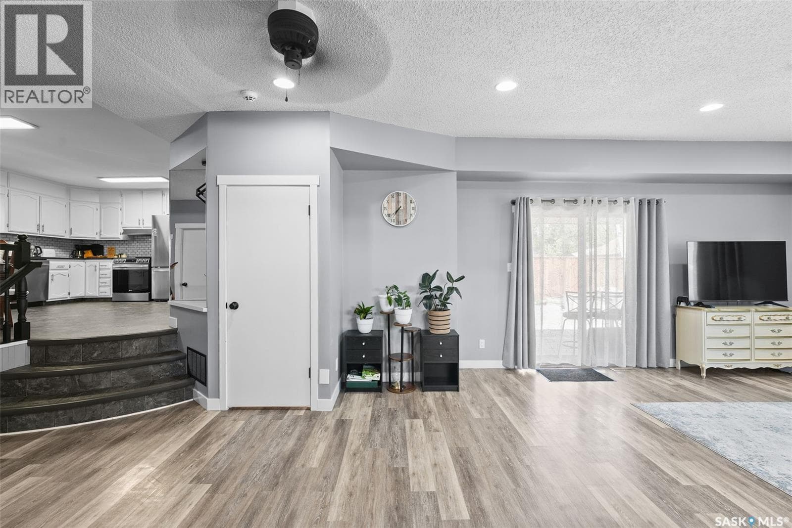 327 Retallack STREET — photo 5