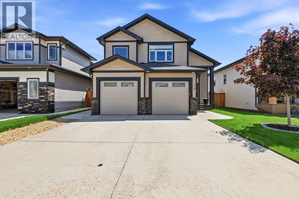 73 Maclean Close — photo 2