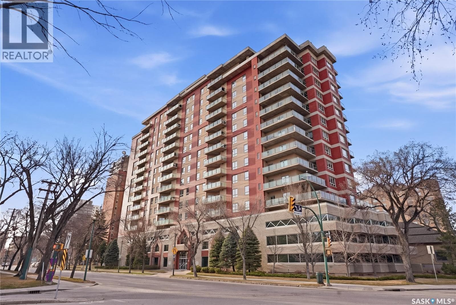 502 902 Spadina CRESCENT E