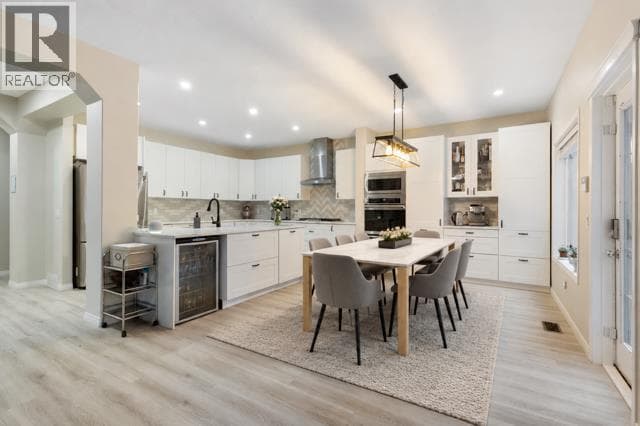 92 Cranleigh Close SE — photo 4
