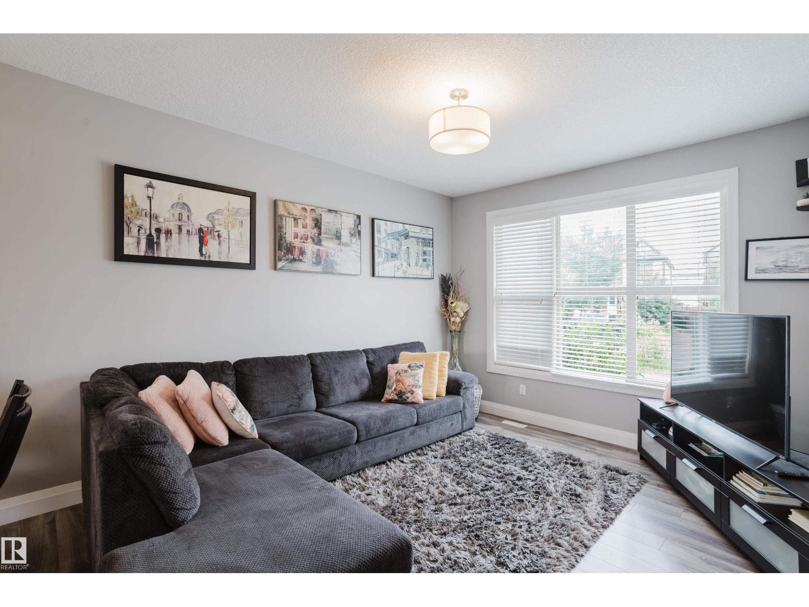 92 GREENBURY BV — photo 3