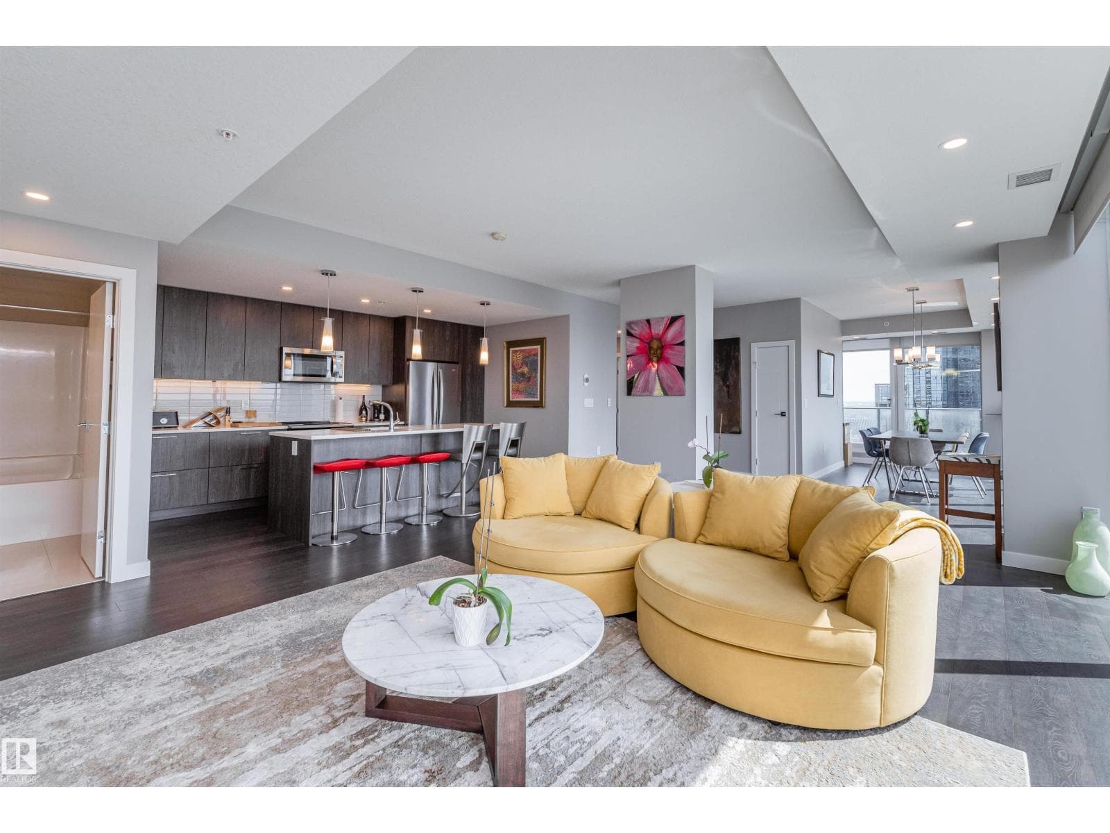#2400 10180 103 ST NW