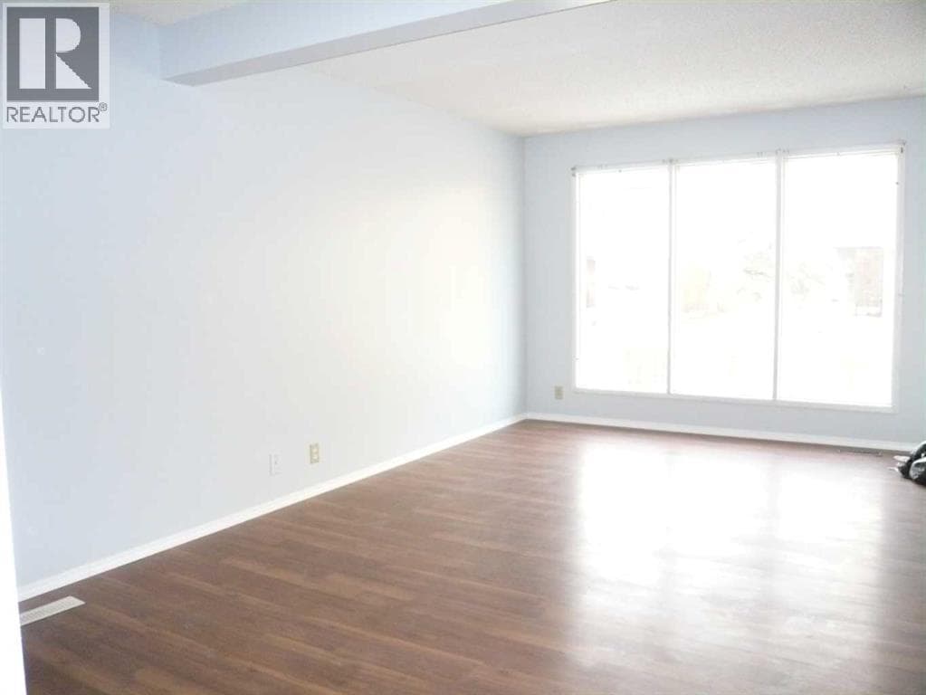 250 Falmere Way NE — photo 3