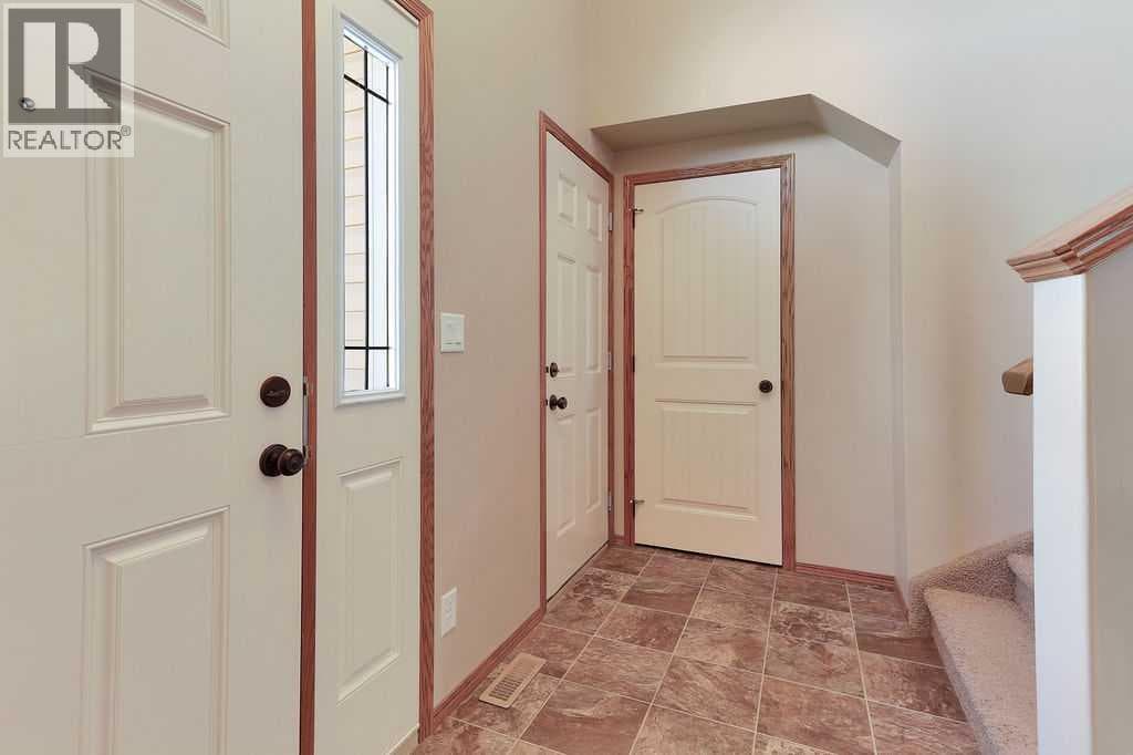 9 Thomas Place — photo 4