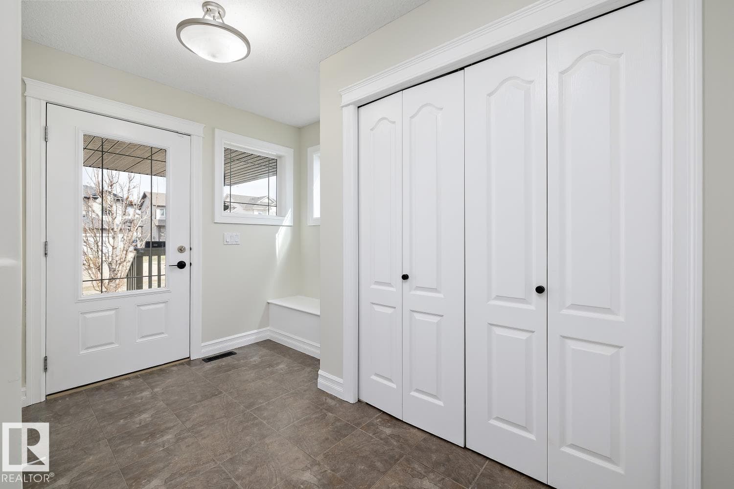 178 WOODBEND WY — photo 3