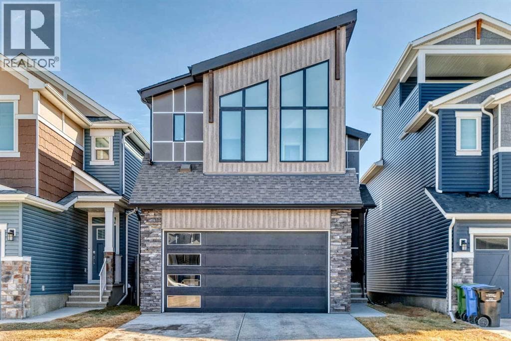 138 Silver Spruce Grove SW — photo 2