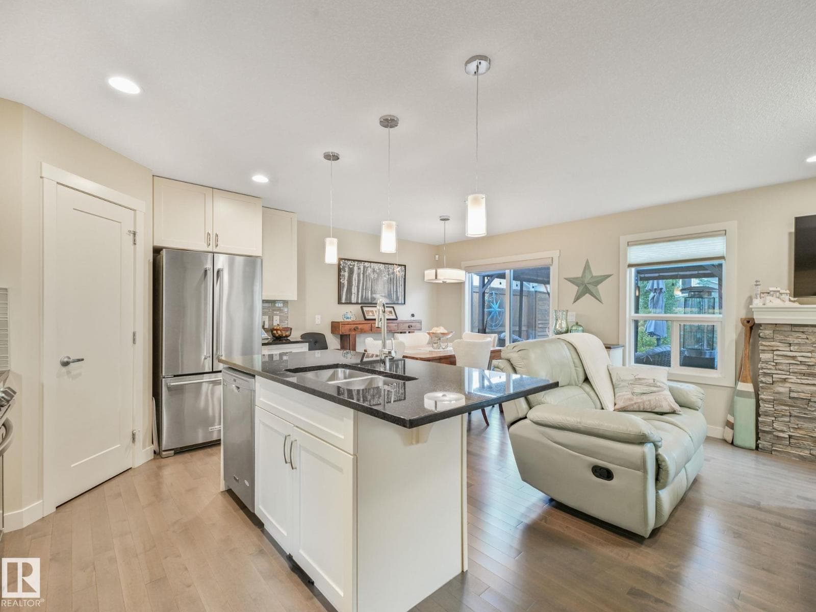 145 SUMMERSTONE LN
