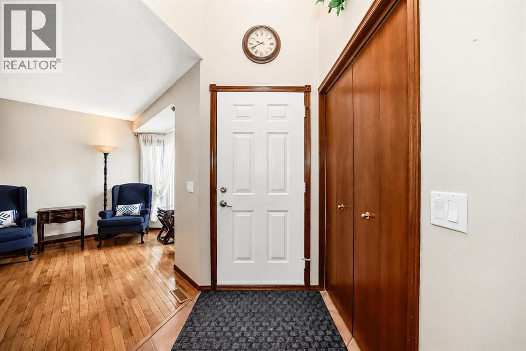 232 Macewan Ridge Close NW — photo 3
