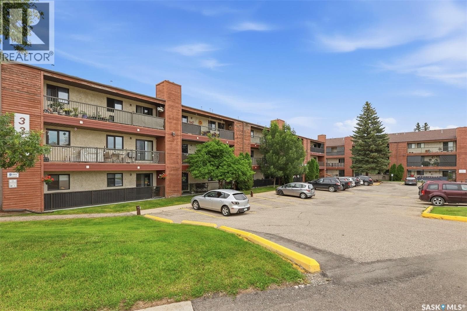 310C 3302 33rd STREET W