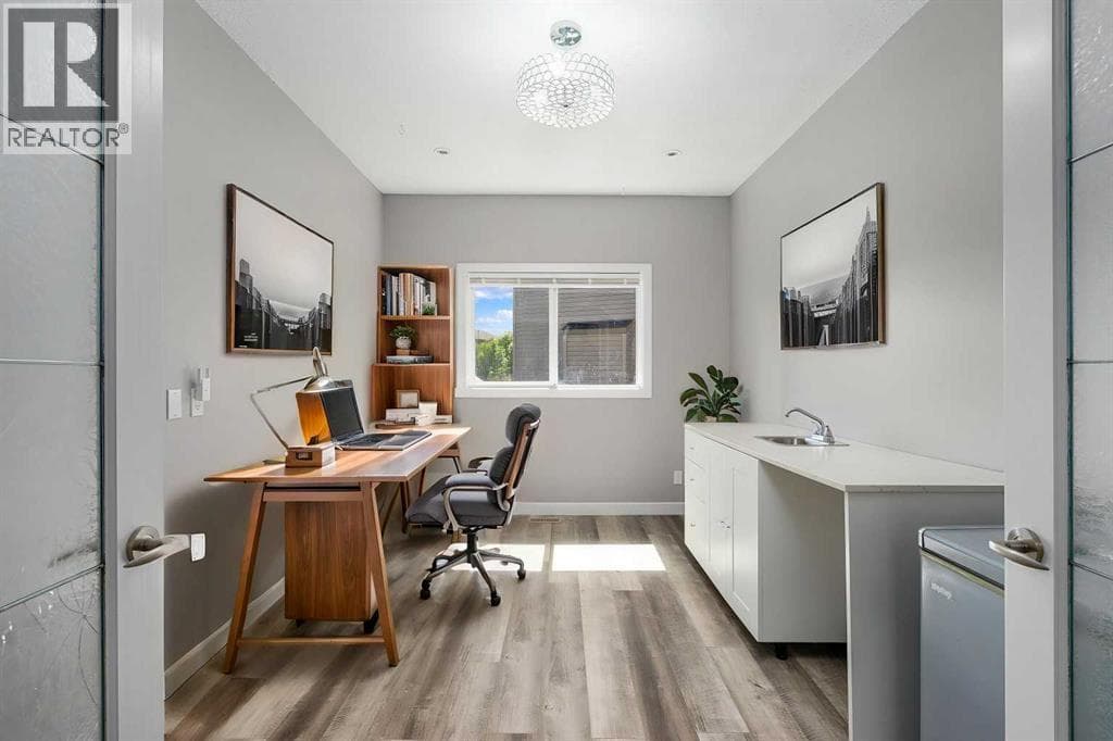 438 Luxstone Green SW — photo 5