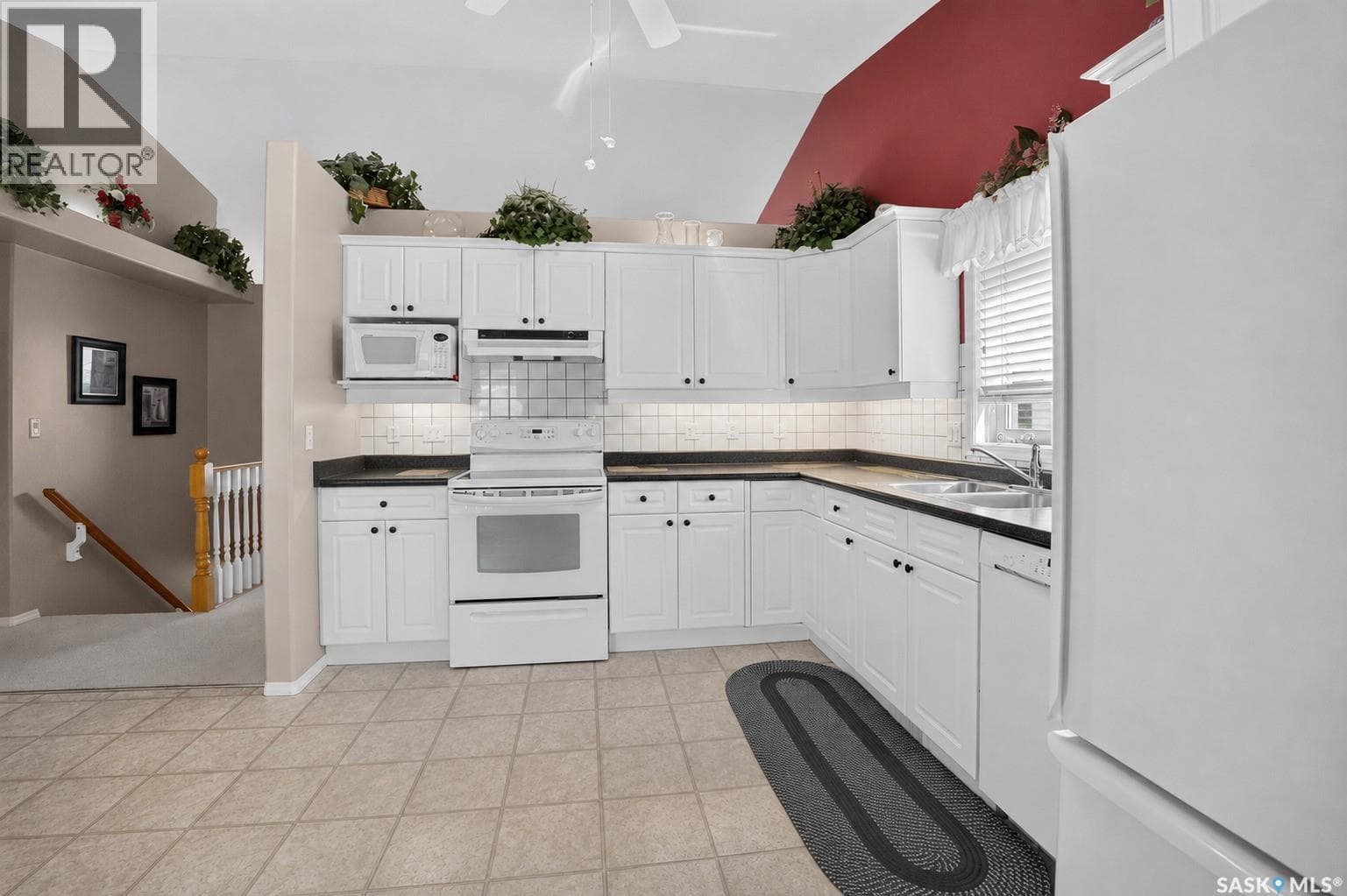 307 Sumner LANE — photo 3