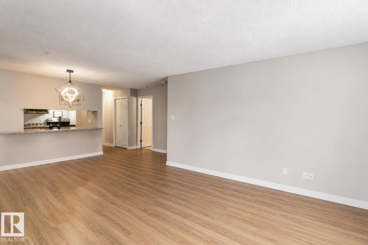 #329 17447 98A AV NW — photo 3