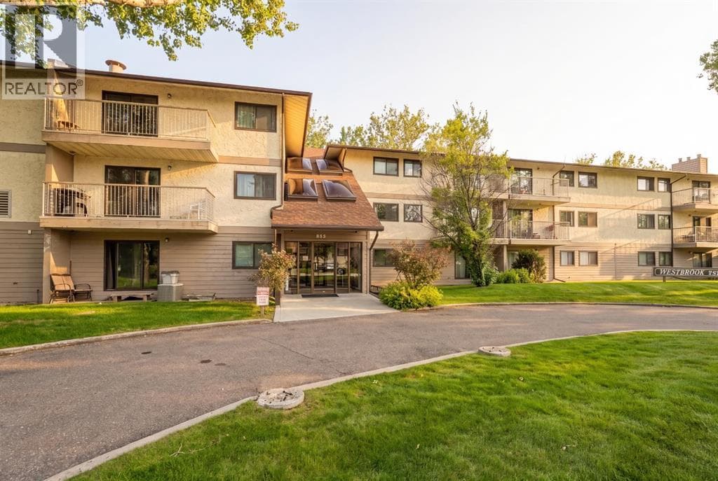 304, 855 Columbia Boulevard W