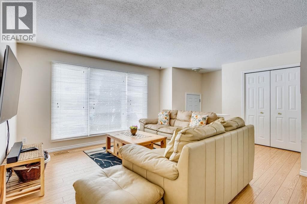 146 Elmore Drive — photo 4
