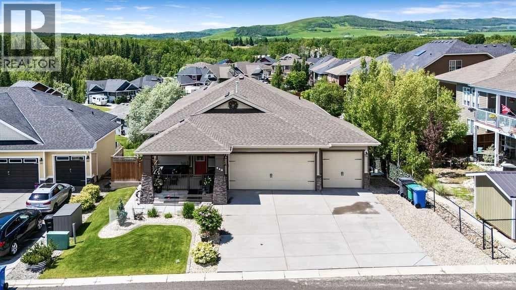 444 Seclusion Valley Drive NE — photo 2