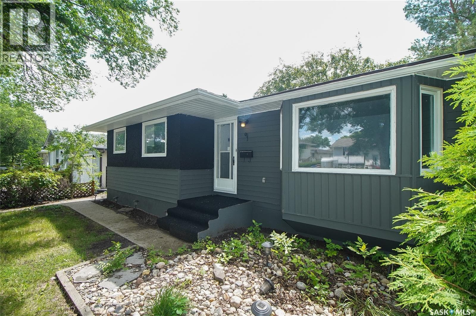 61 Bannister AVENUE — photo 3