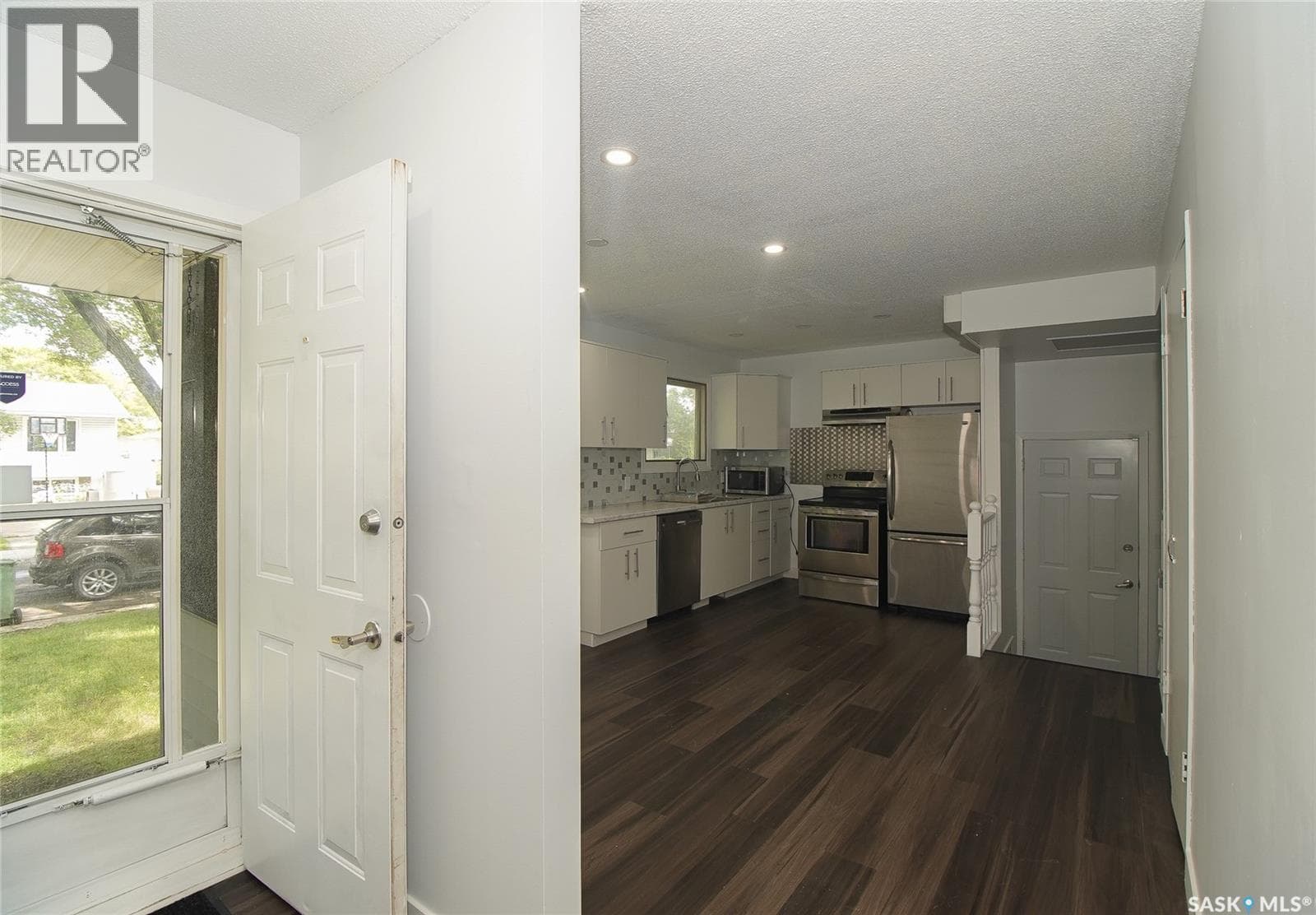 61 Bannister AVENUE — photo 5