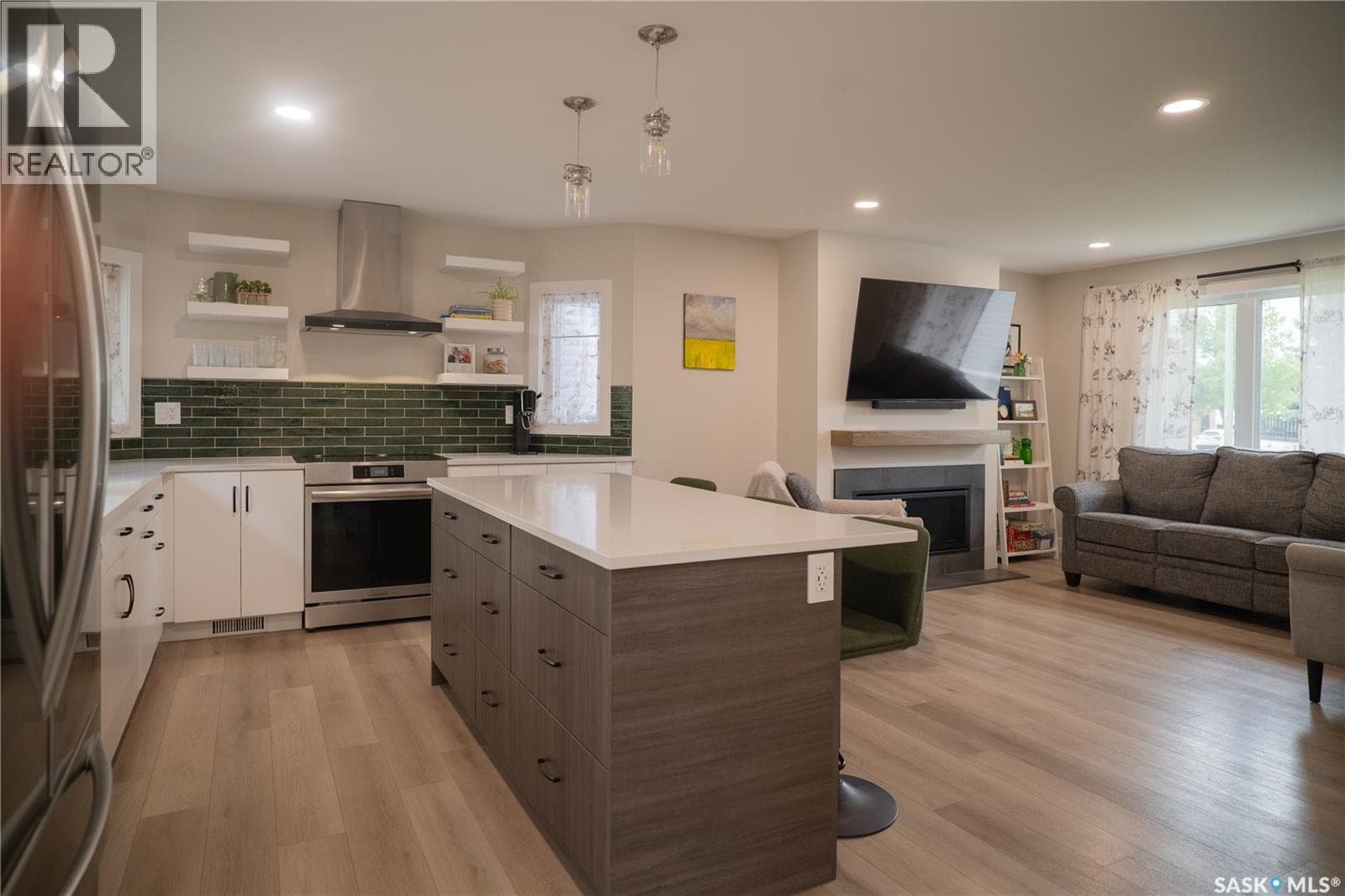 4052 Taylor STREET E — photo 5