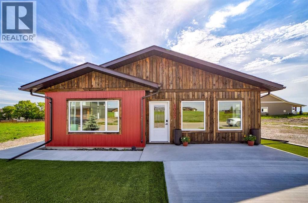 1007 Livingston Way — photo 2