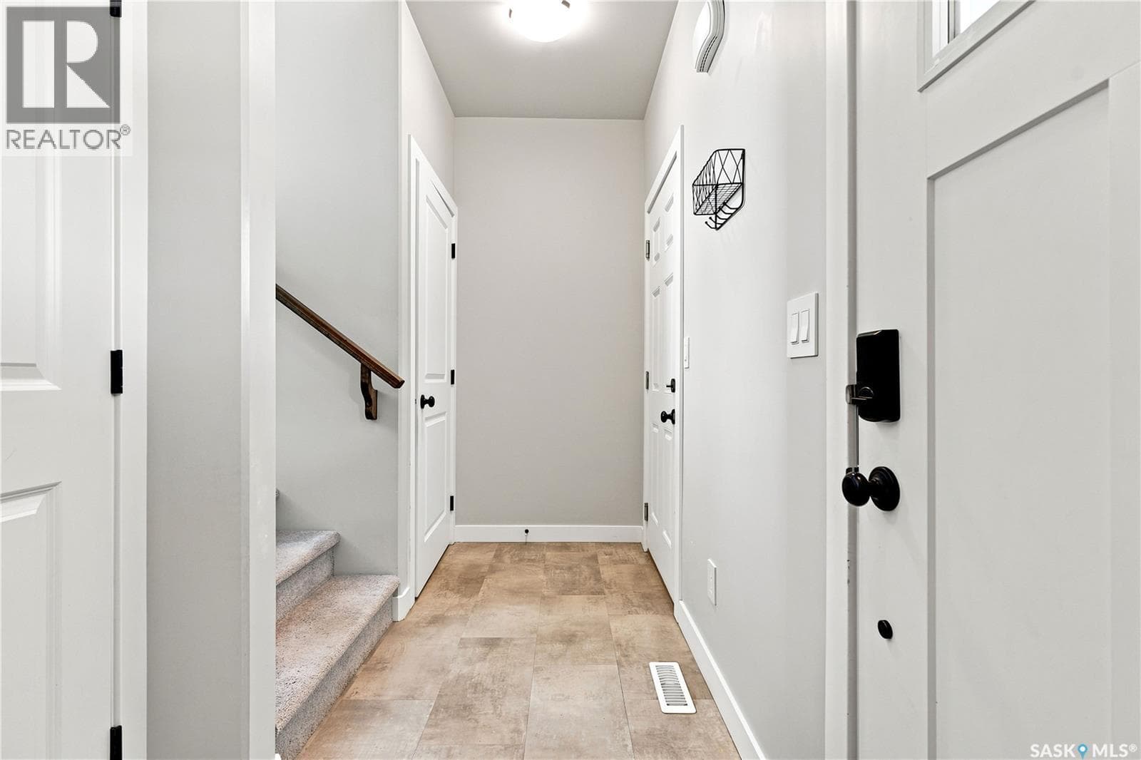 136 Thakur STREET — photo 3