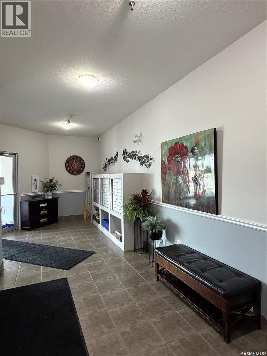 102 1621 Dakota DRIVE — photo 4