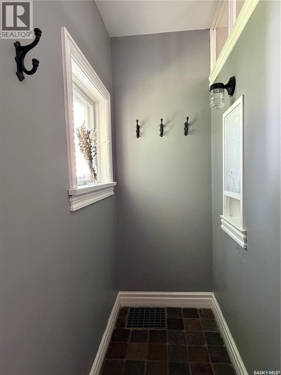 2333 Robinson STREET — photo 4