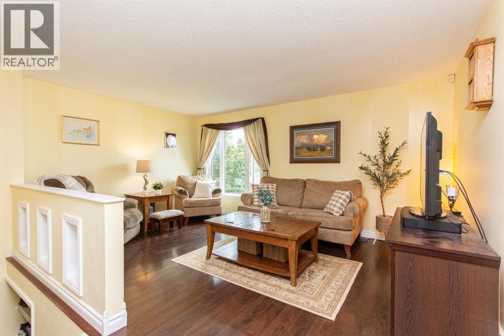 37 Rupert Crescent — photo 5