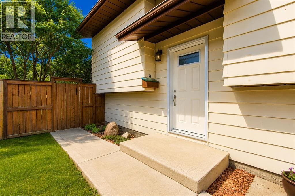 37 Rupert Crescent — photo 3