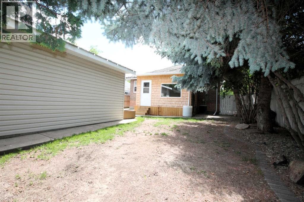 819 9 Avenue S — photo 3
