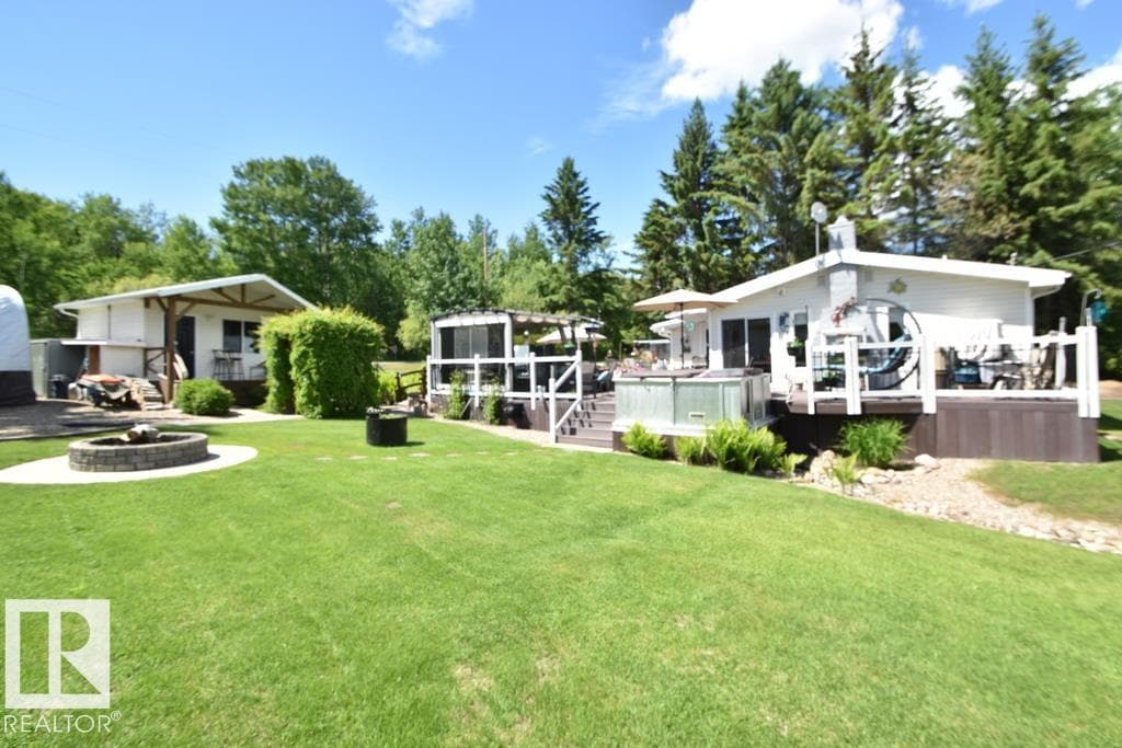 64 Robin Lane (Mewatha Beach)